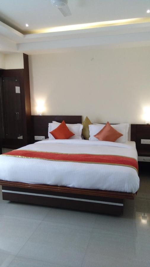 Hotel Park Riviera Guwahati Luaran gambar