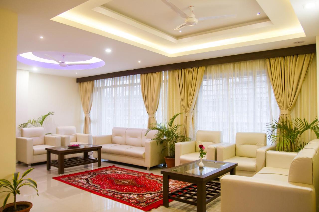 Hotel Park Riviera Guwahati Luaran gambar