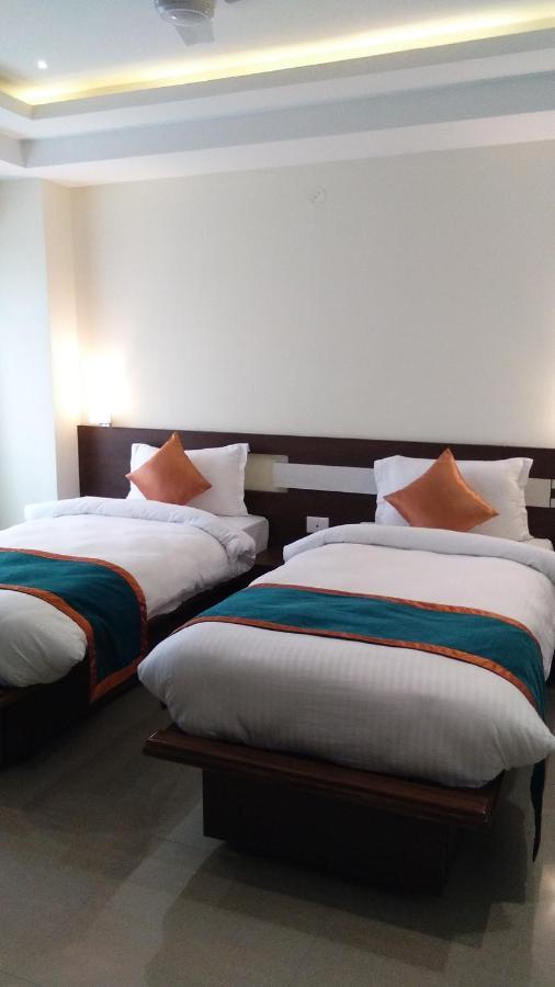 Hotel Park Riviera Guwahati Luaran gambar