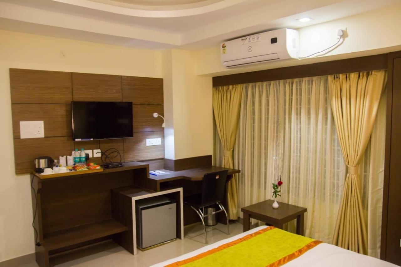 Hotel Park Riviera Guwahati Luaran gambar